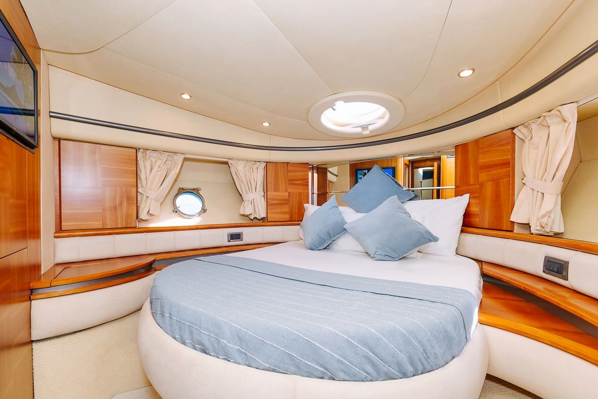 Azimut Candy yacht, image 3