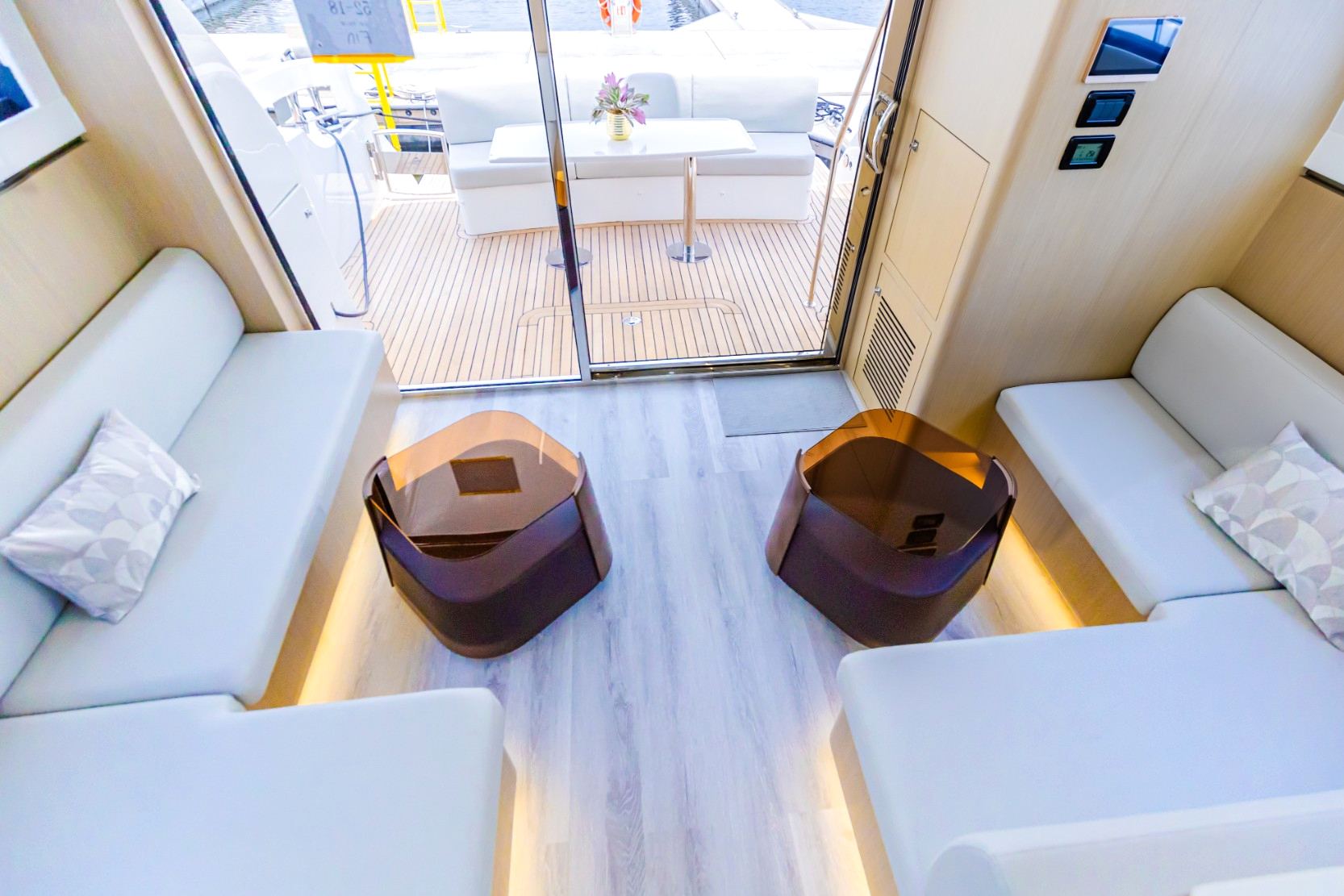 Sky Walker Art yacht, image 10