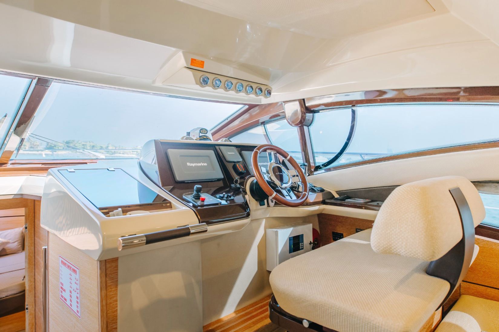 Azimut No Regrets yacht, image 4