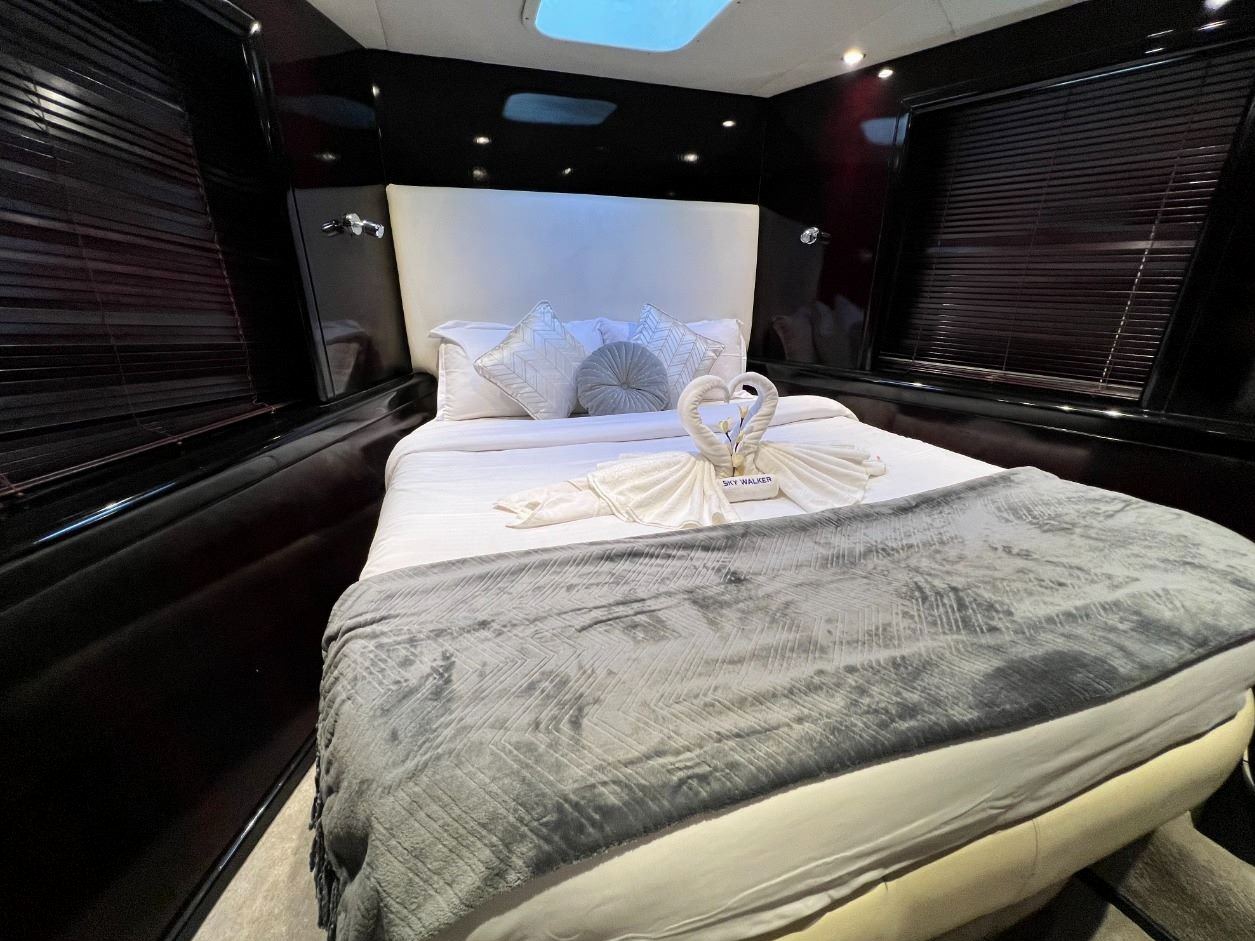 Dubai Marine Tisck yacht, image 5