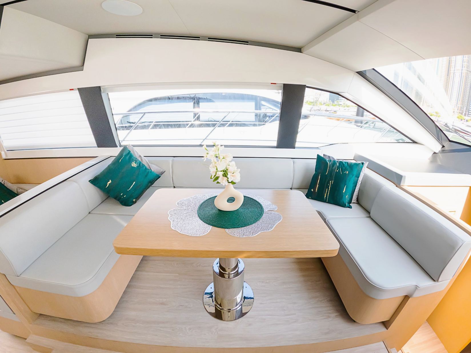 Sky Walker Uno yacht, image 8