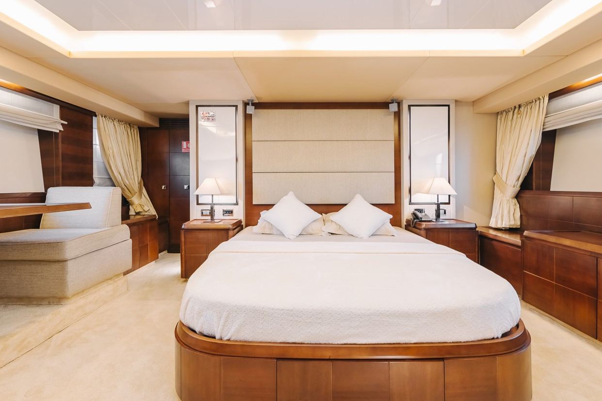 Azimut Viktoria yacht, image 11