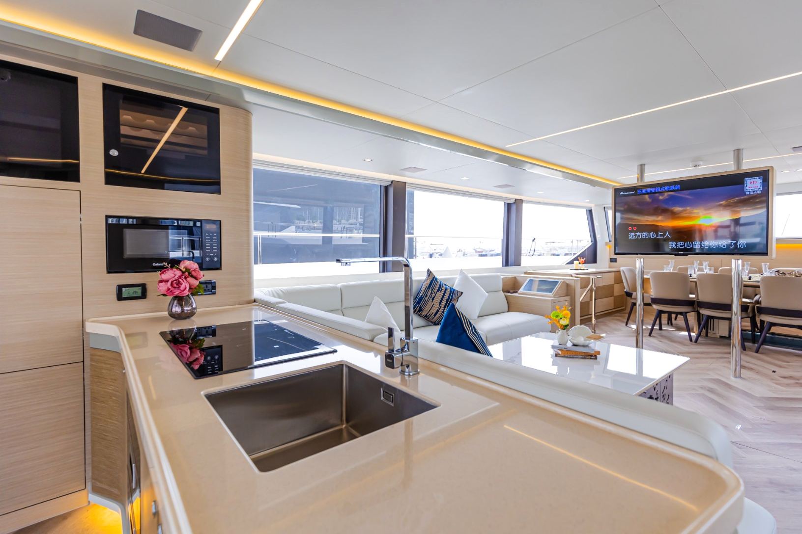 Sky Walker Volare yacht, image 6