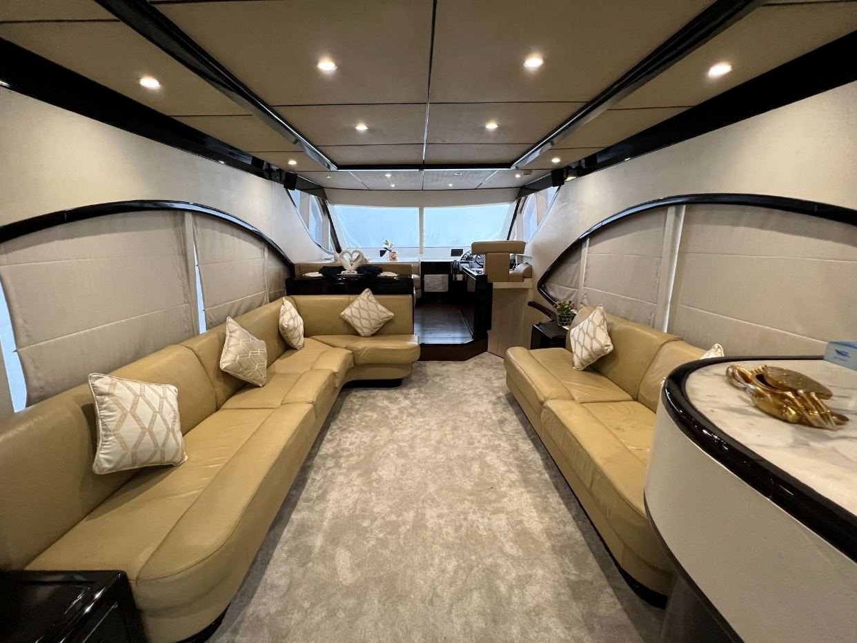 Dubai Marine Tisck yacht, image 3
