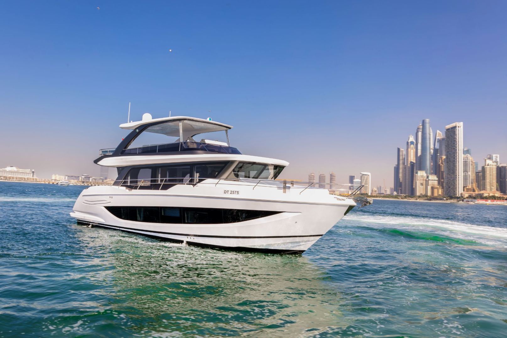 Sky Walker Amie X63 Sport yacht, image 5