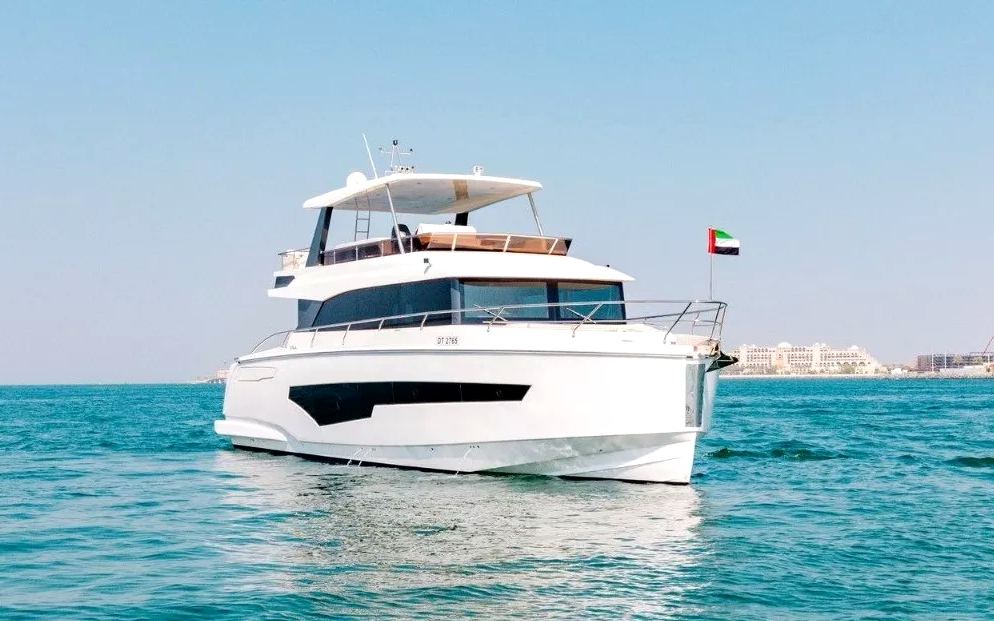 Sky Walker Maka in Dubai, 62 ft