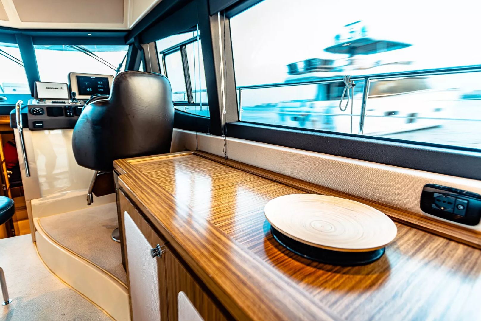 Azimut Magellano 43 ft yacht, image 2
