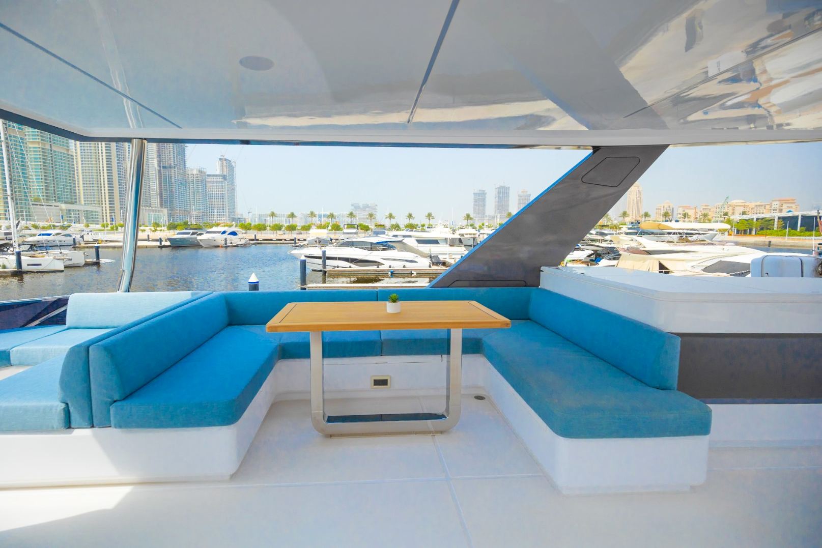 Sky Walker Volare yacht, image 15