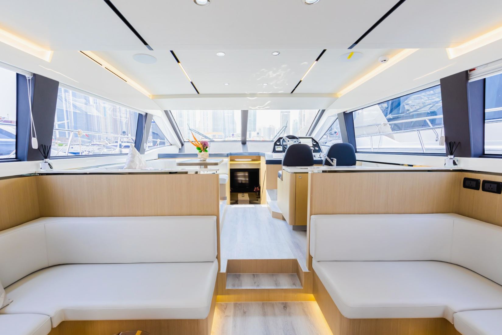 Sky Walker Fin yacht, image 8