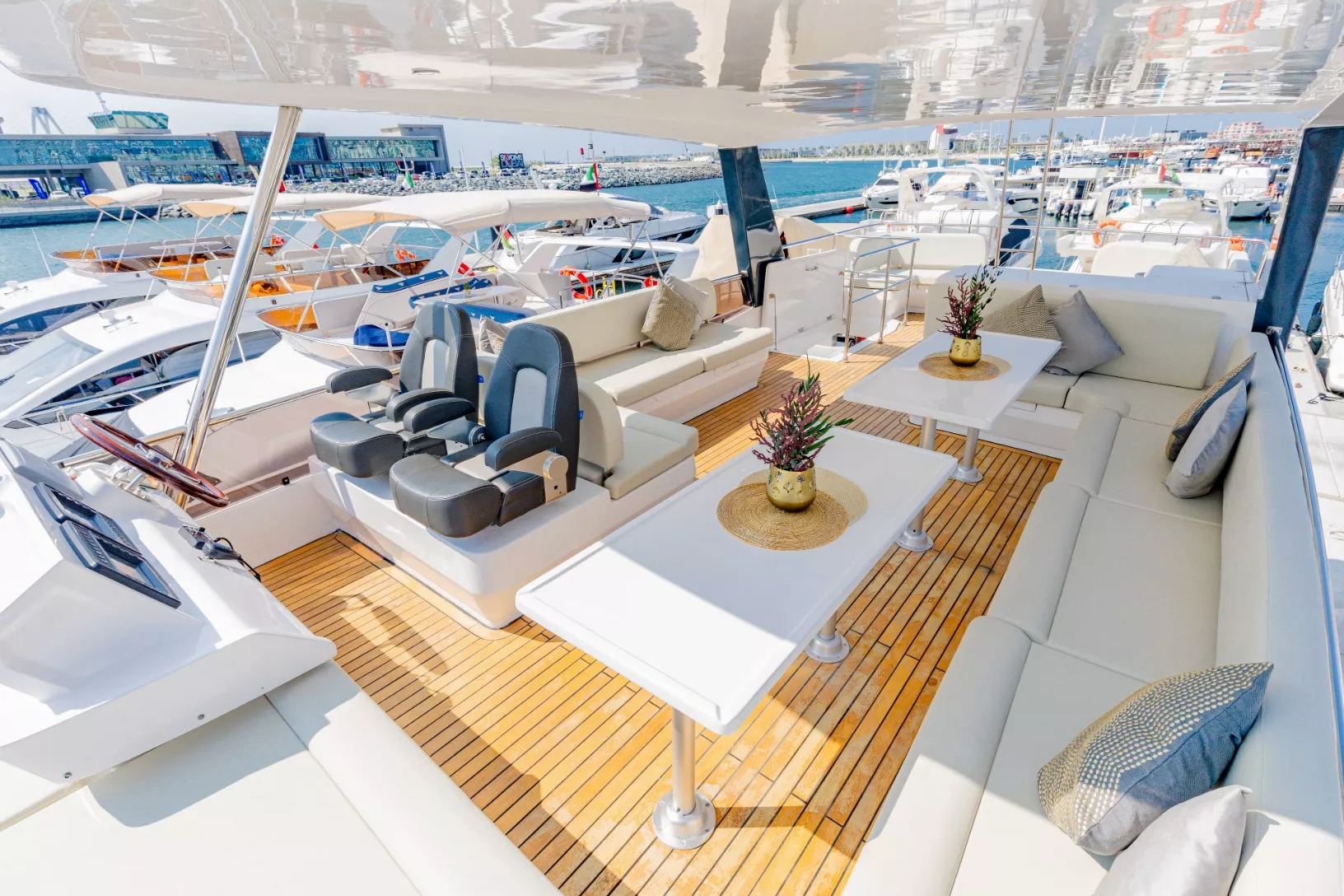 Sky Walker Reno yacht, image 3