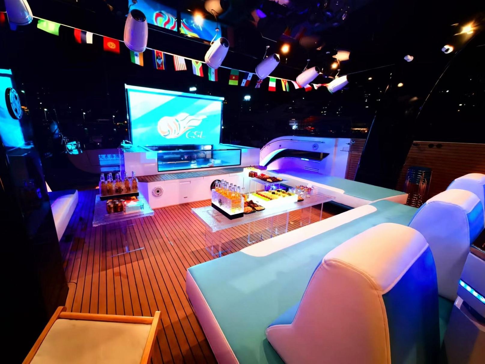 Catamaran Ozone yacht, image 5