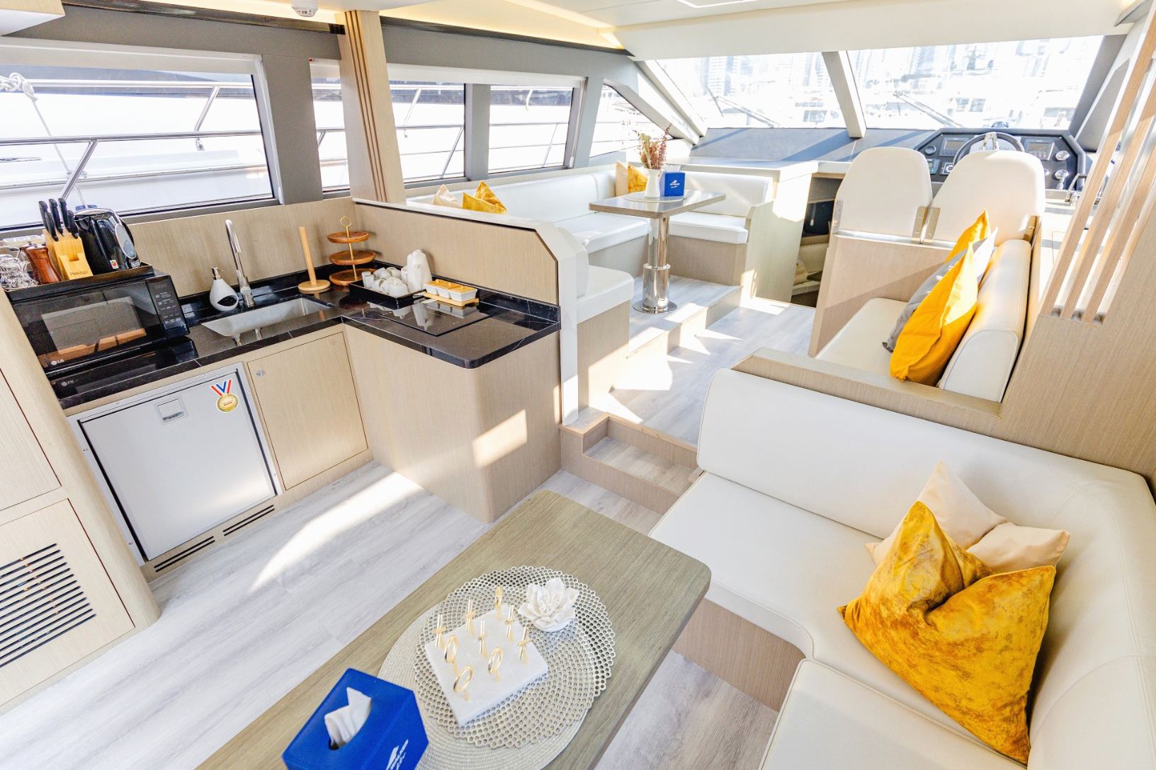 Sky Walker Kio yacht, image 6