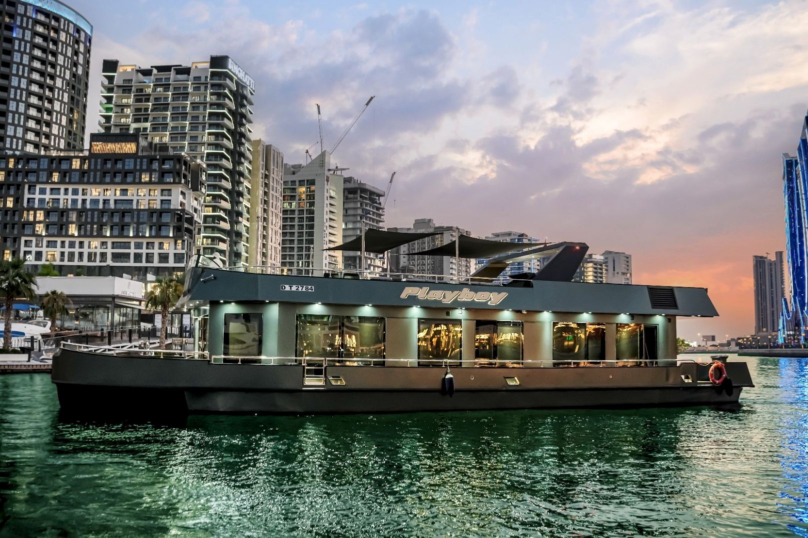 Play Boy Houseboat yacht, image 9