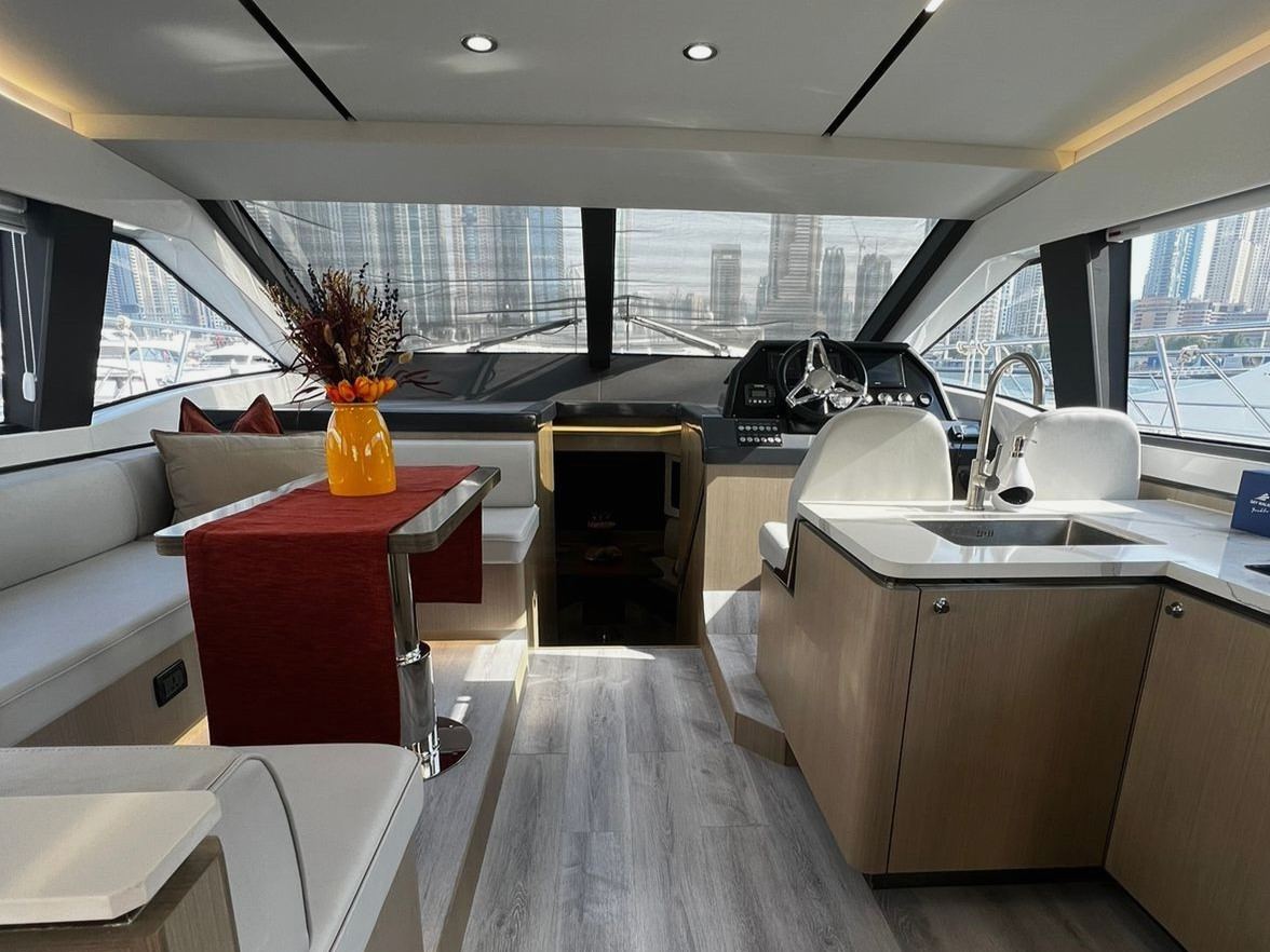Sky Walker Zia yacht, image 3