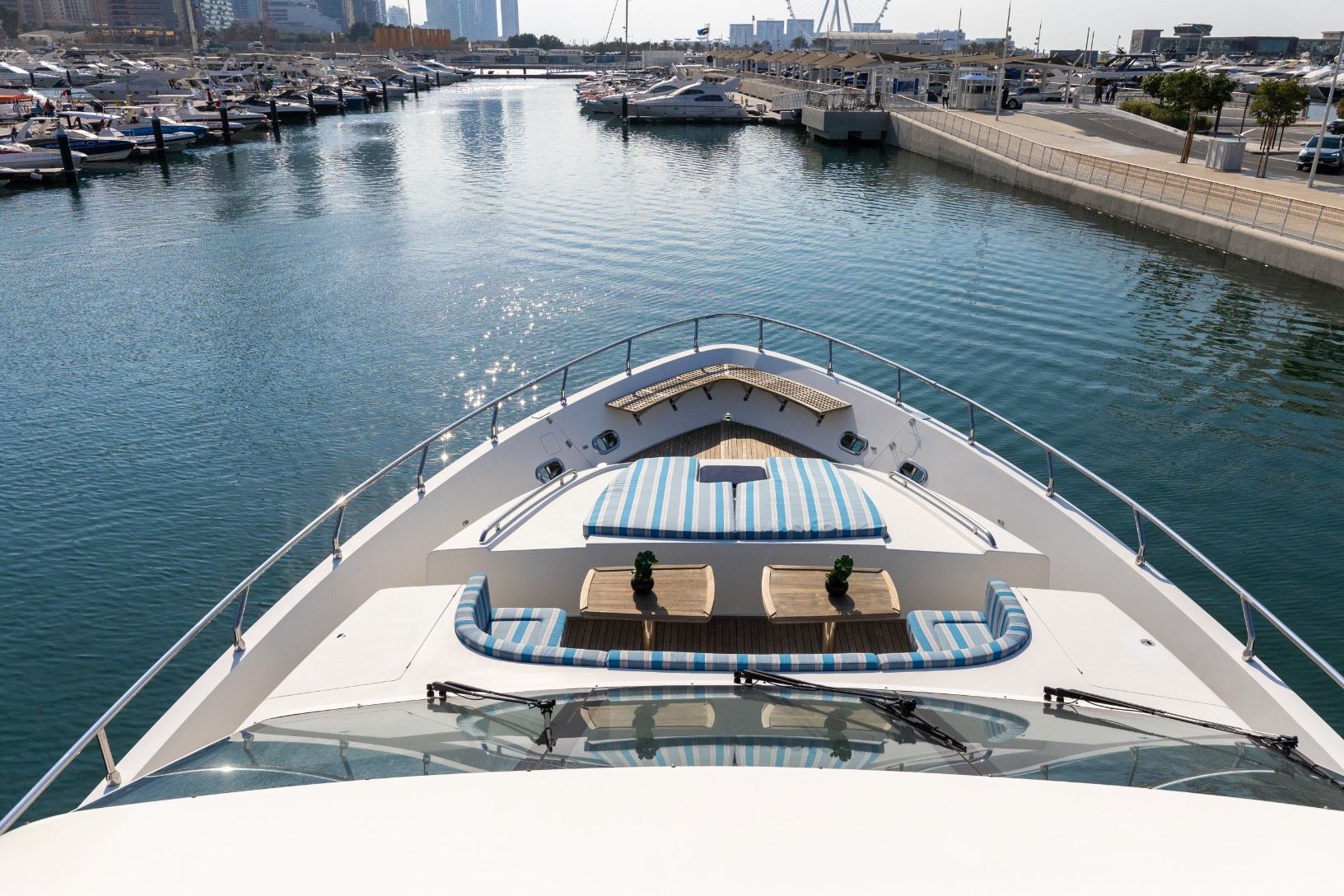 Sky Walker Caliente yacht, image 11