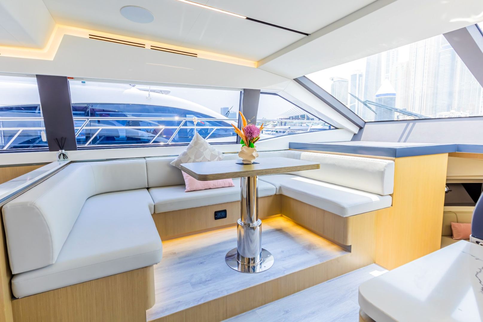 Sky Walker Fin yacht, image 14