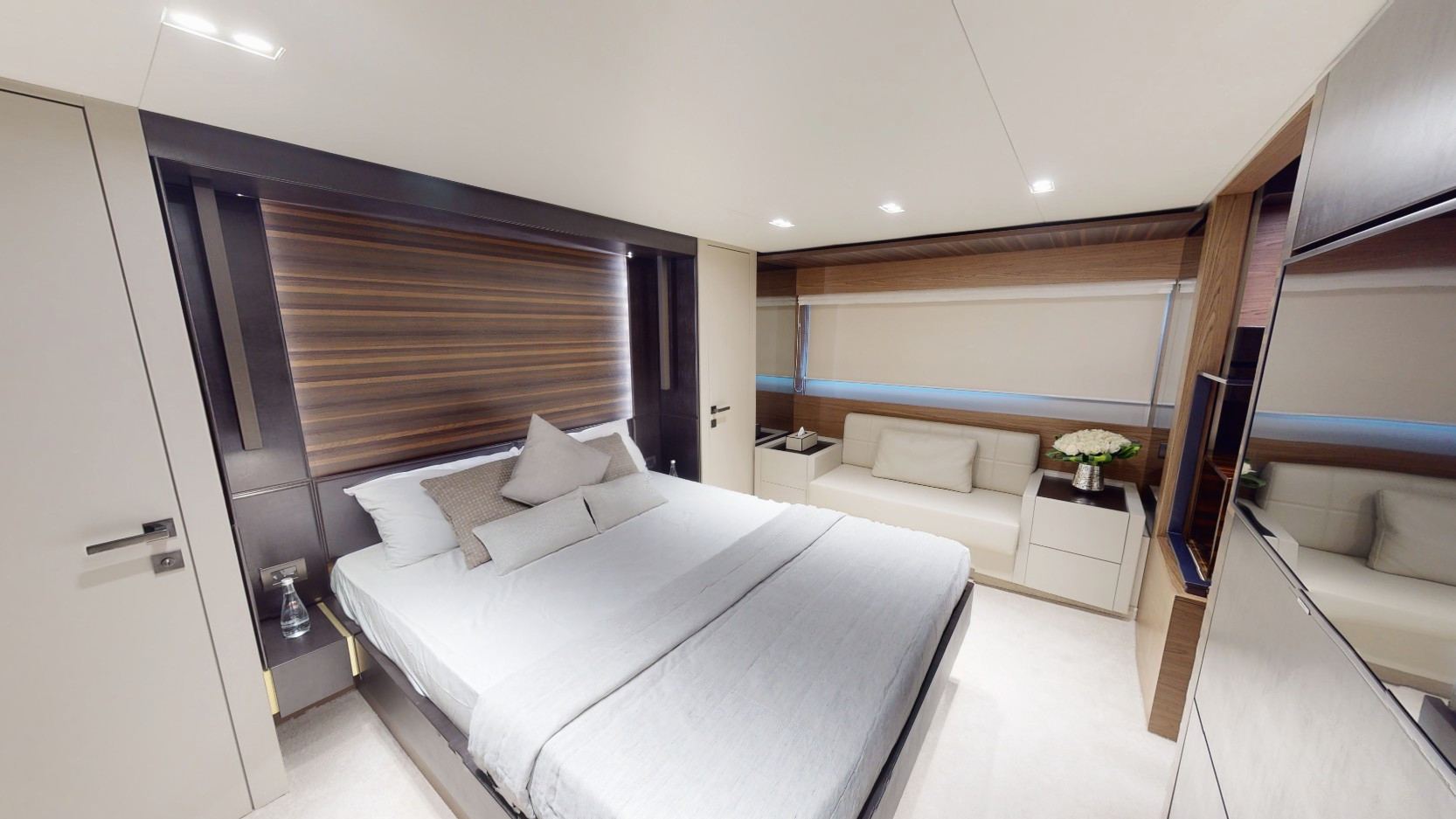Ferretti 67 ft yacht, image 16