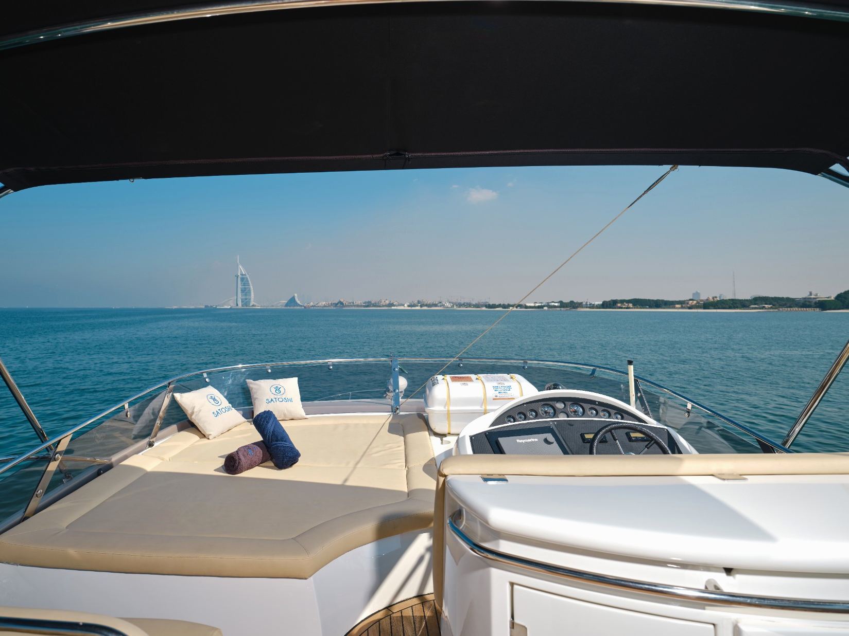Sunseeker Satoshi yacht, image 4