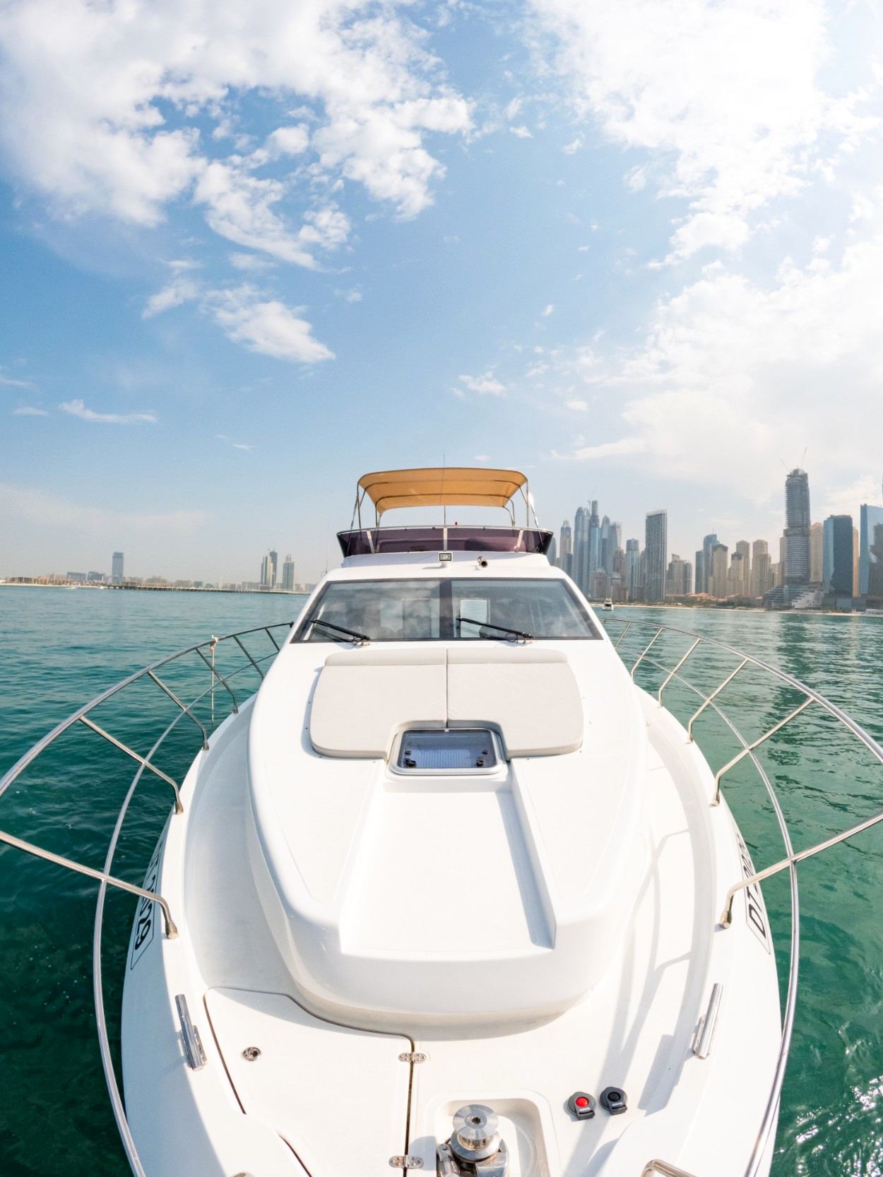 Sky Walker Uno yacht, image 2