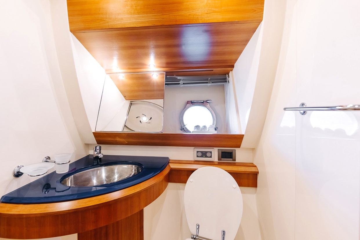 Azimut Candy yacht, image 6