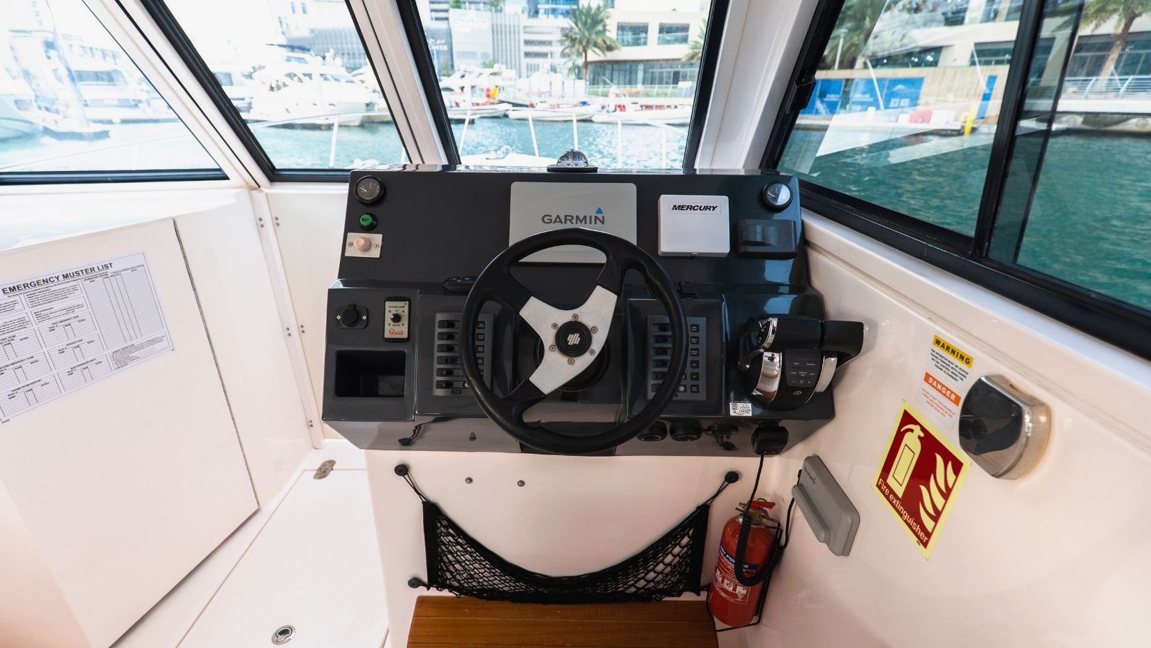 Silver Craft Thunder yacht, image 2