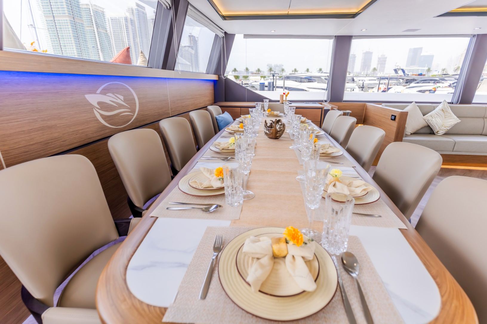 Sky Walker Aquila yacht, image 4