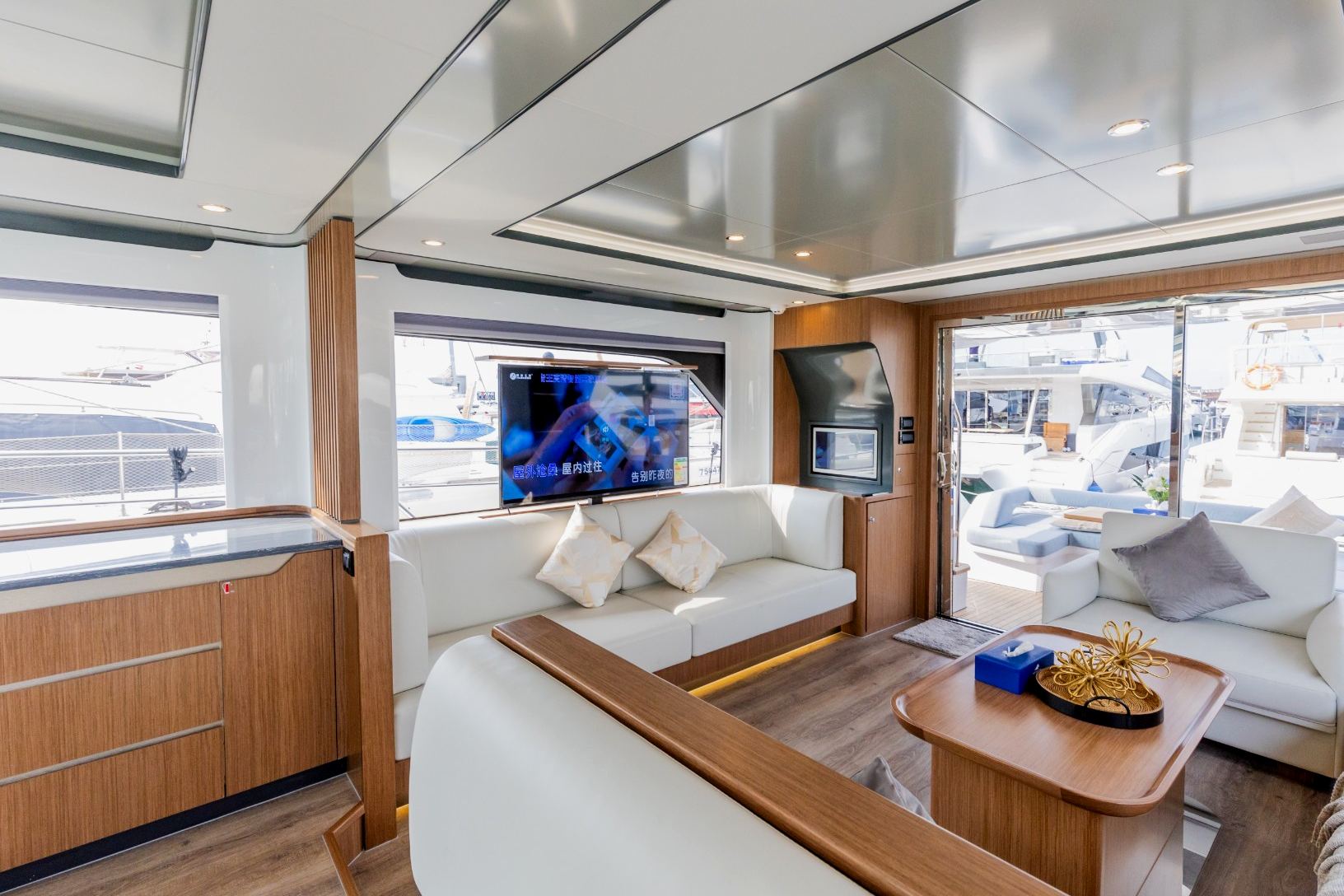 Sky Walker Amie X63 Sport yacht, image 13