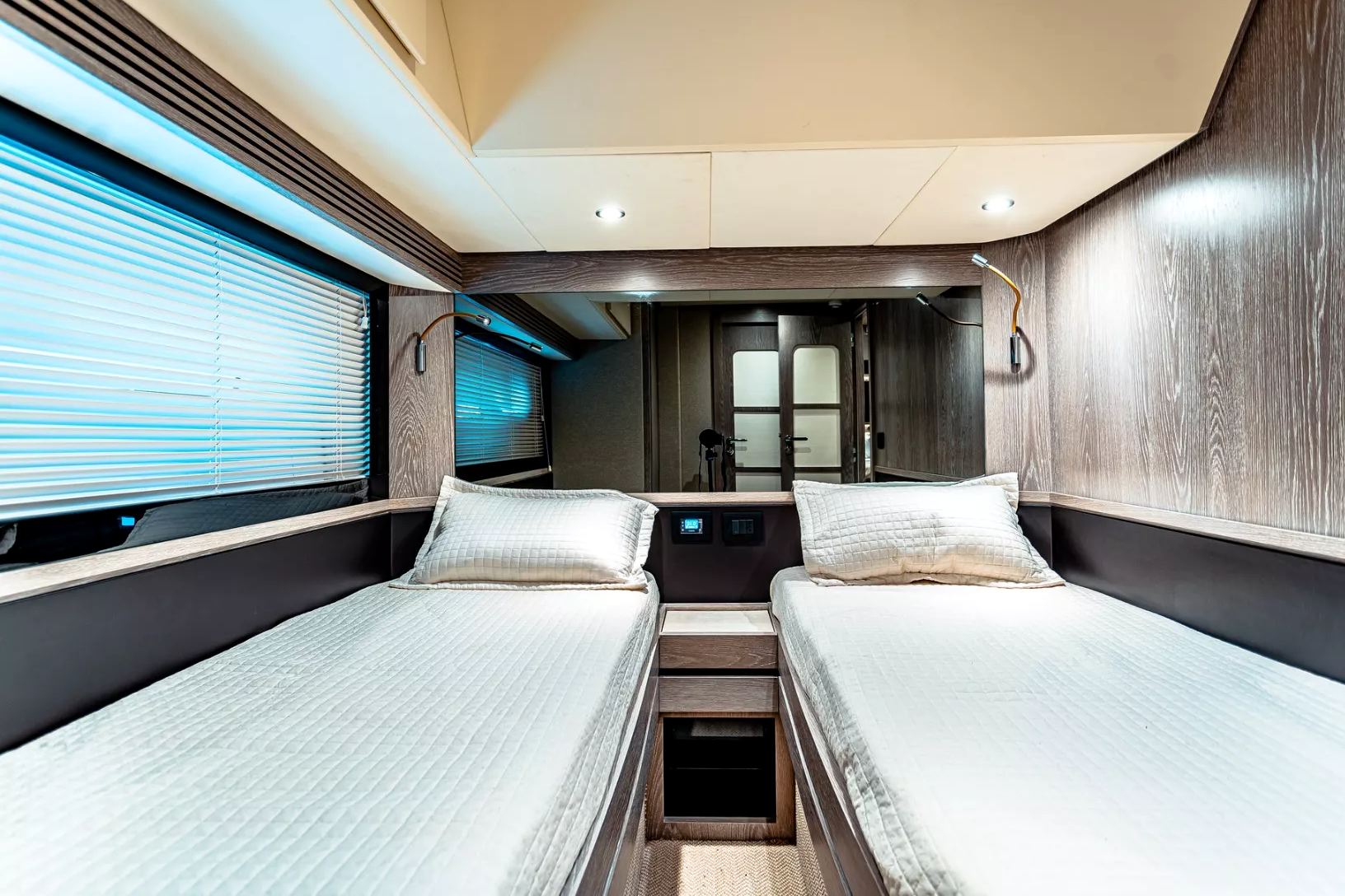 Azimut Magellano 66 ft yacht, image 4